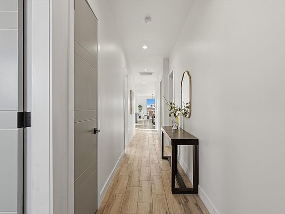 3rd image of 413 Northern Blvd NE