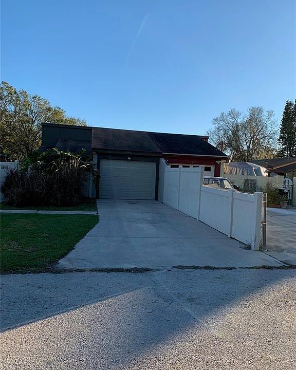 1st image of 2927-7 Iron Dr
