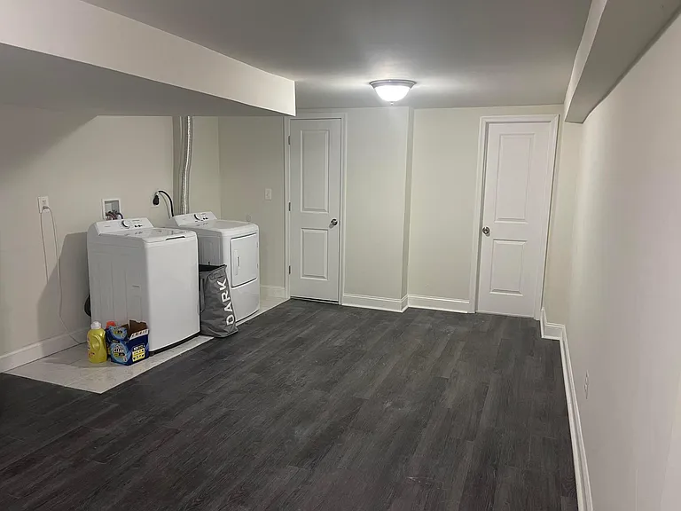 7901 Locust Ln — Photo 9