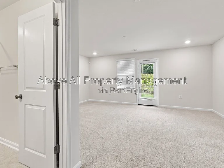 1035 Shoreside Dr — Photo 8