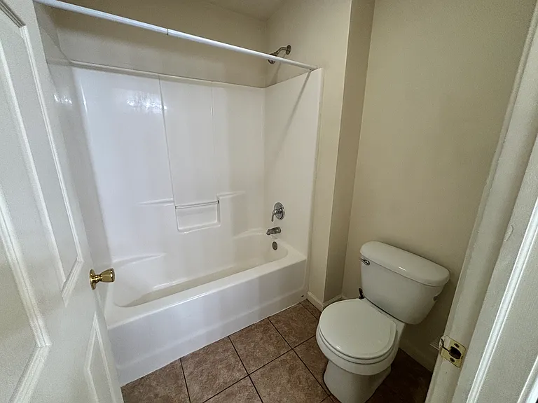 1329 Fraternity Village Dr — Photo 10