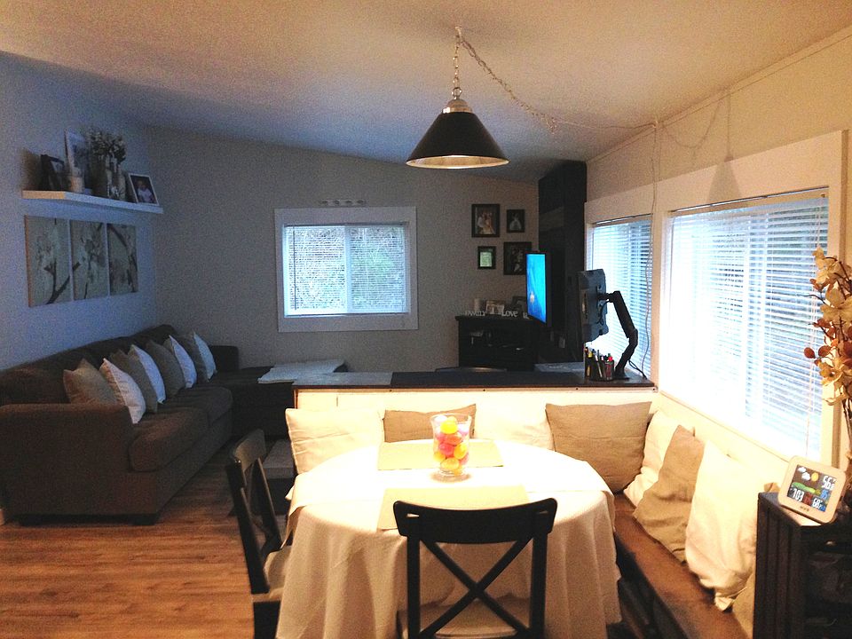 Breakfast Nook to Living