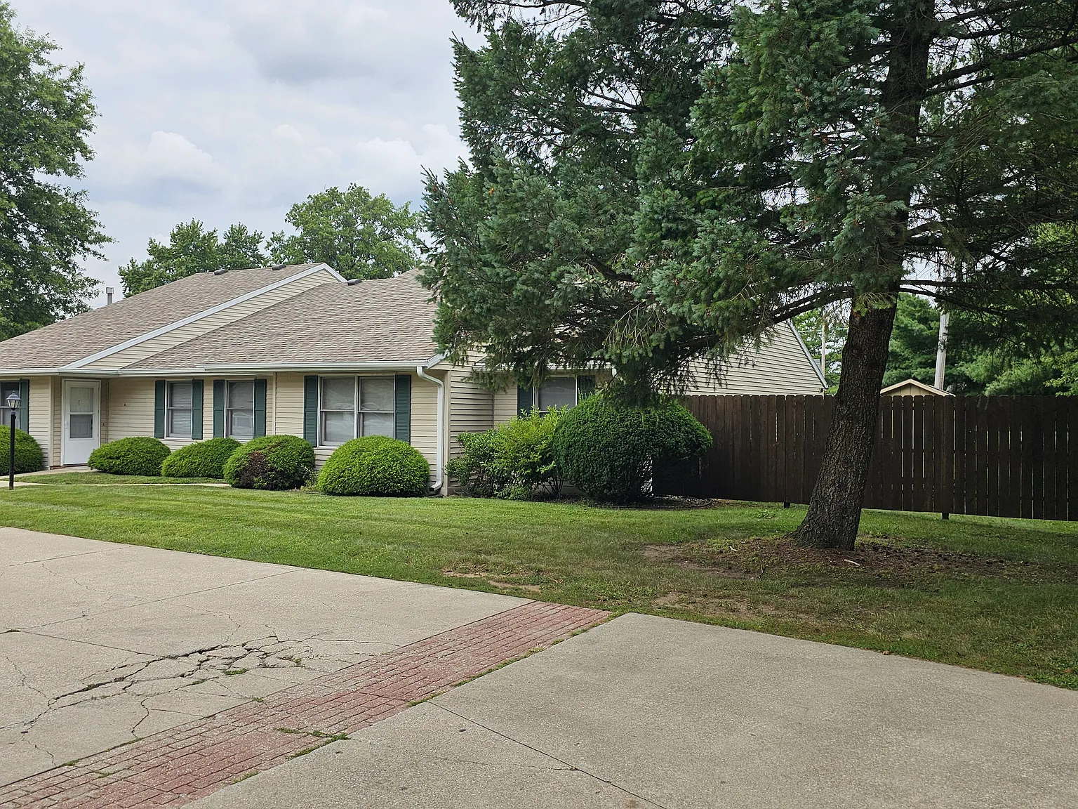 2 bed, 770 sqft, $1,025 — Photo 2