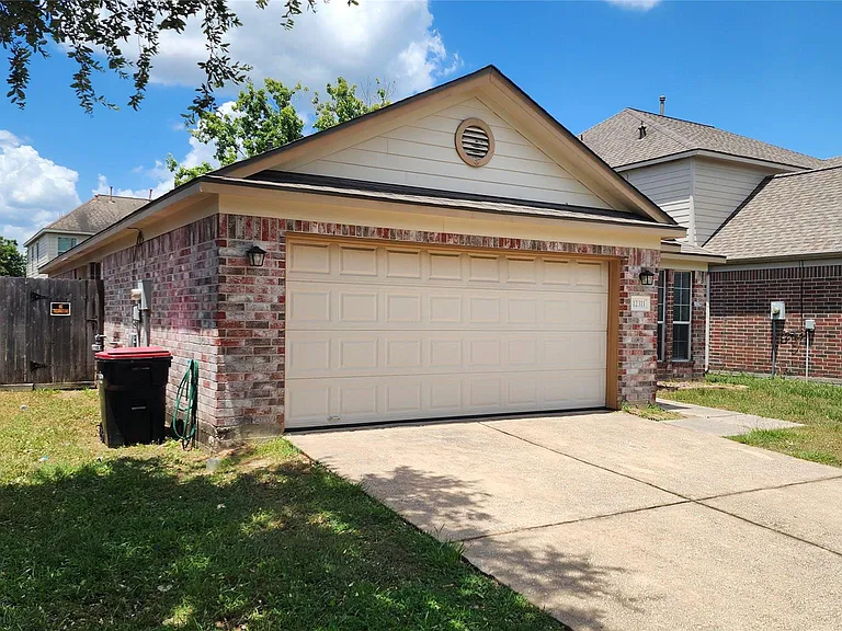 12311 Carriage Oak Cir — Photo 3
