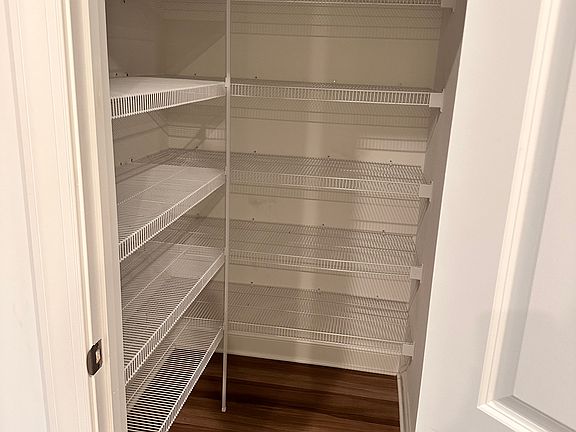 3rd image of 418 Clementine Dr