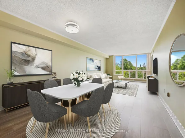 175 Cedar Ave #415, Richmond Hill, ON L4C 9V3