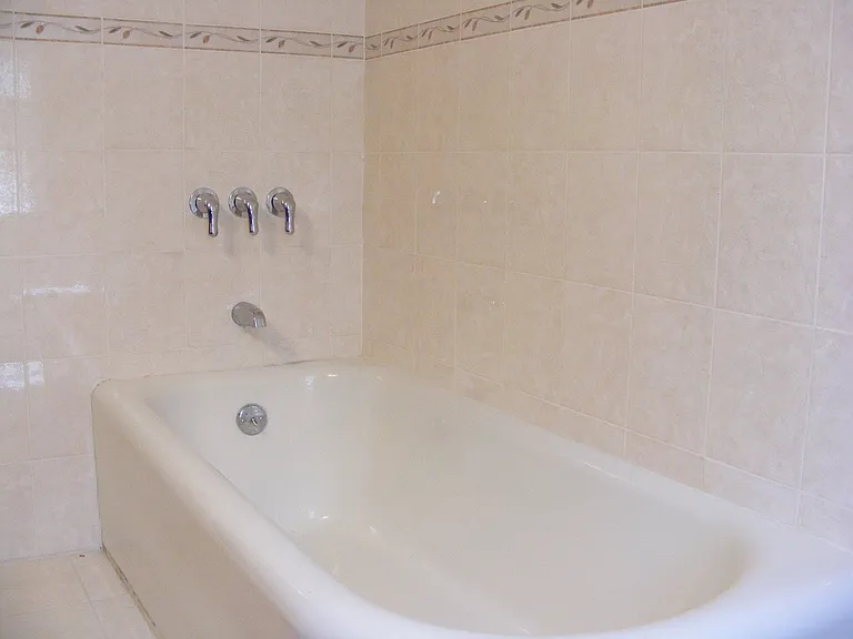 18 Undercliff Rd — Photo 5