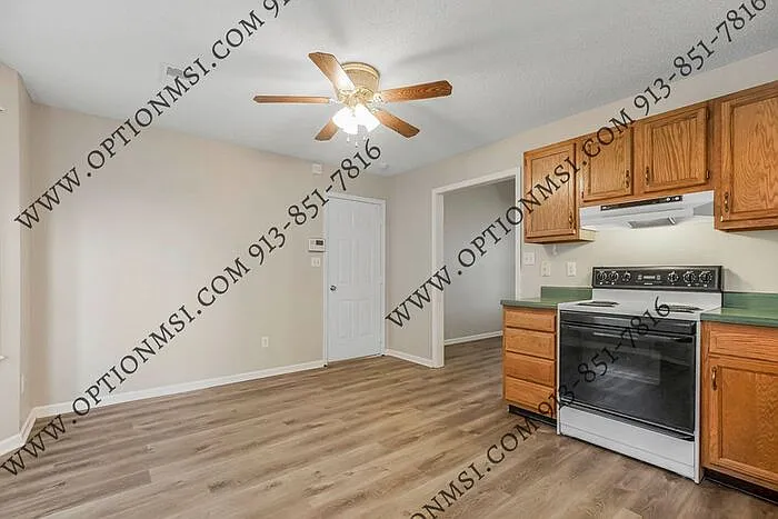 712 Harvey St — Photo 4