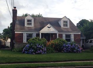 32 Levitt Ave, Bergenfield, NJ 07621