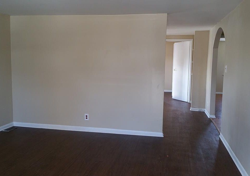 2nd image of 516 N Rochester Ave