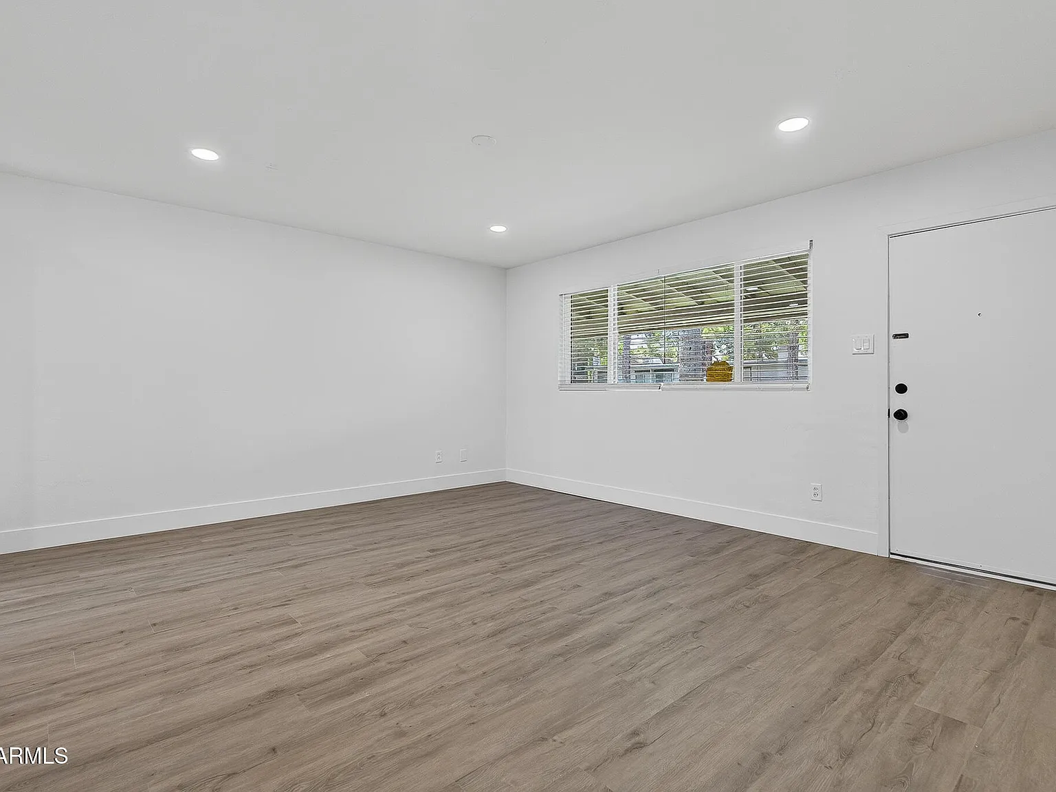2 bed, 1.0 bath, 900 sqft, $2,100 — Photo 3