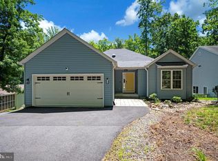 708 Eastover Pkwy, Locust Grove, VA 22508