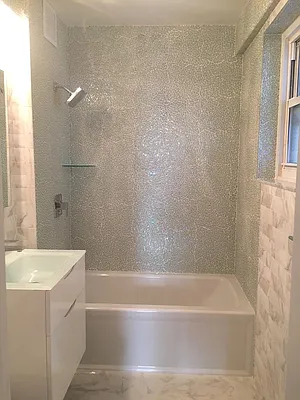 Sold by R New York | media 7