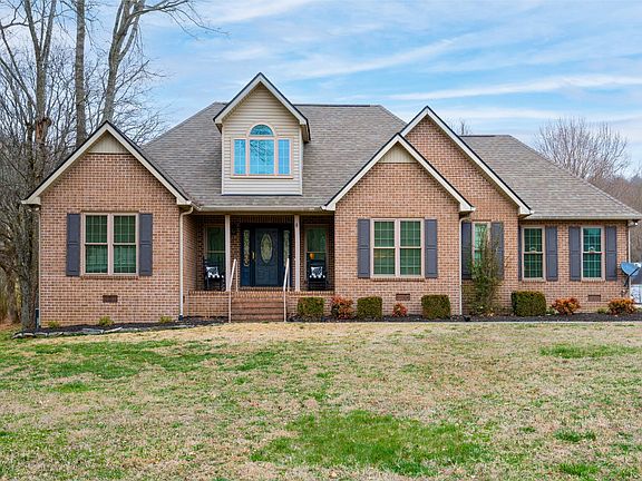 2nd image of 211 Amanda Dr