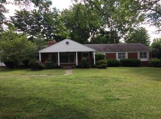 2236 S Inglewood Rd, Springfield, MO 65804
