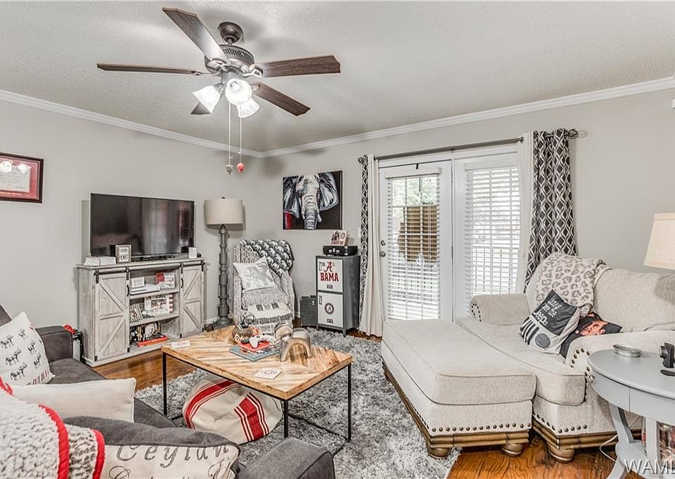 1st image of 120 15th St E APT 904