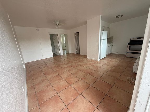 2nd image of 610 NW 7th Ave #11567115