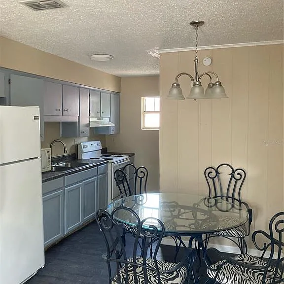 1306 Golconda Rd — Photo 2