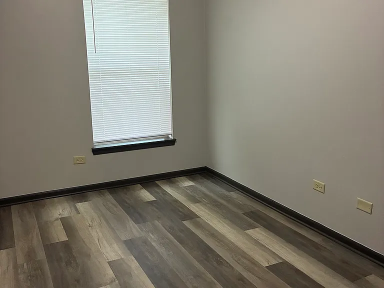 7916 S Parnell Ave #1 — Photo 9