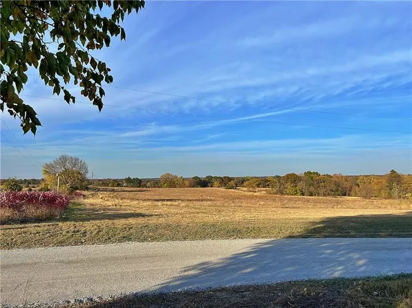 NW Barwick Dr, Cameron, MO 64429