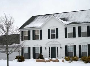 4 Mildenhall Rdg, Fairport, NY 14450