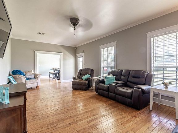4th image of 1017 Amelie Dr