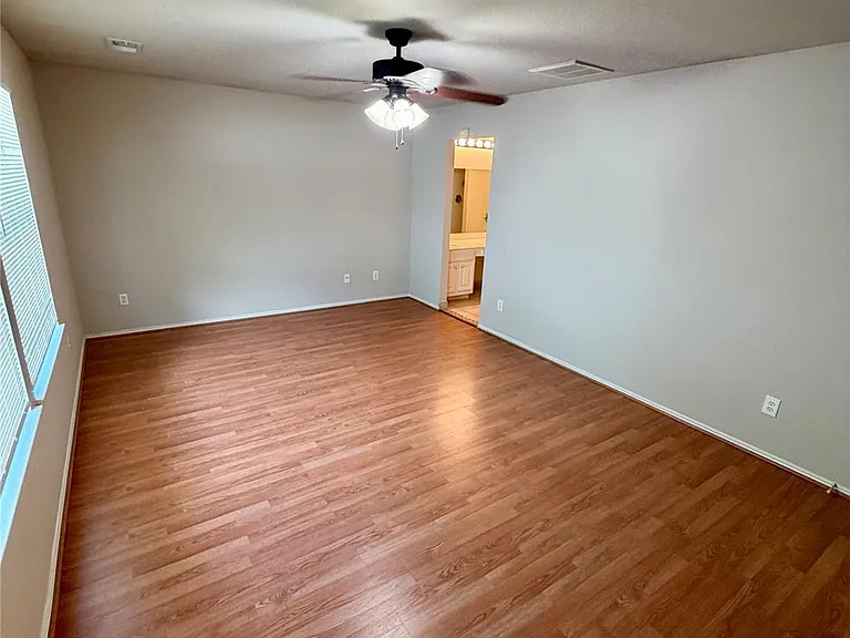 3715 Lindenfield Dr — Photo 28