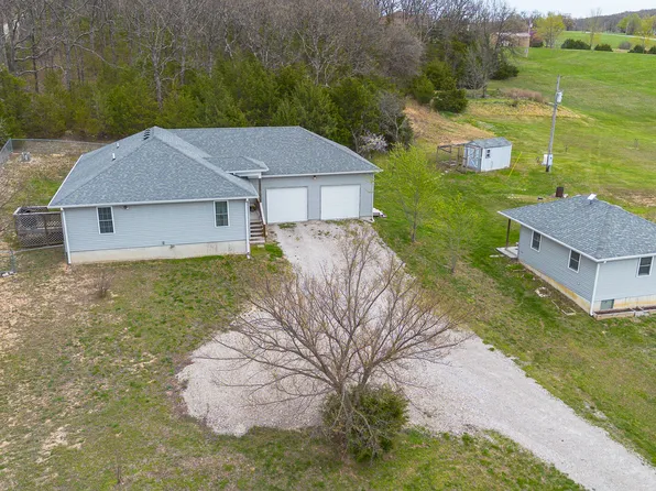 1326 Black Horse Road, Conway, MO 65632