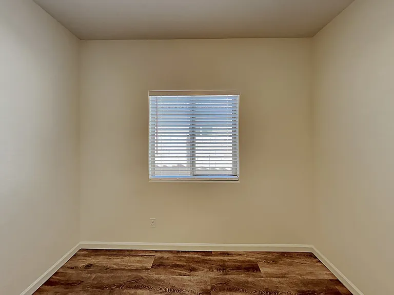 868 W Basswood Ave — Photo 18