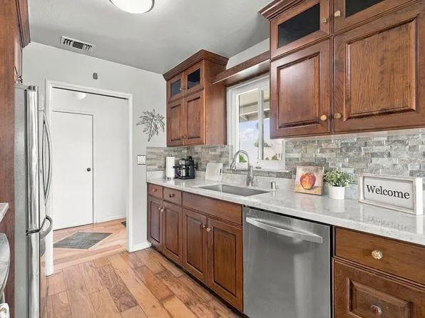 5248 Fernwood Way, Sacramento, CA 95841