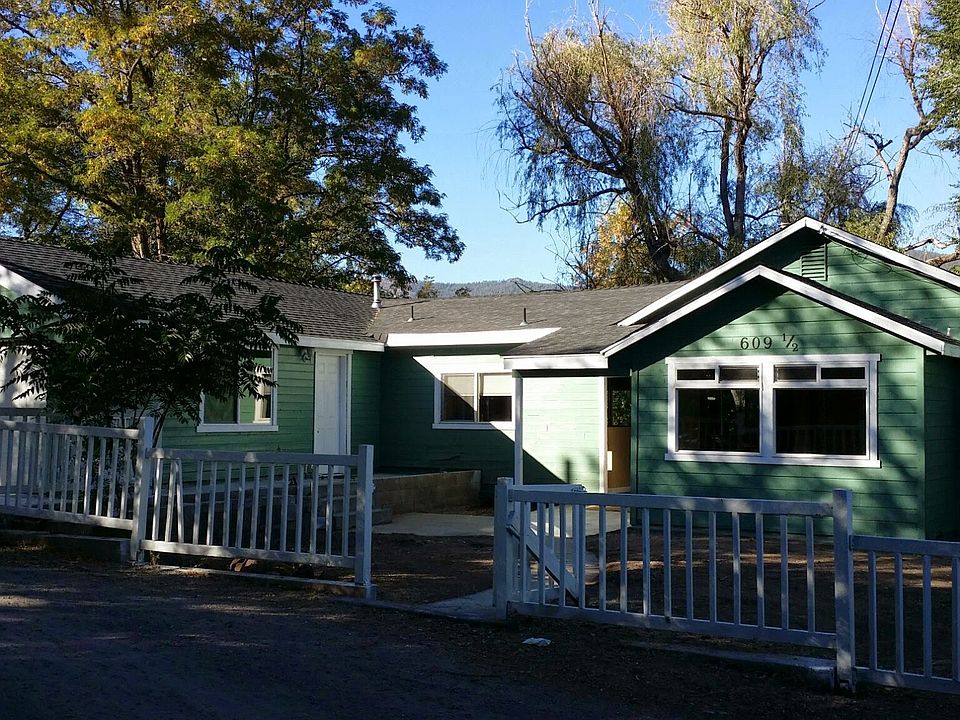 1st image of 609 1/2 Dillon Ct