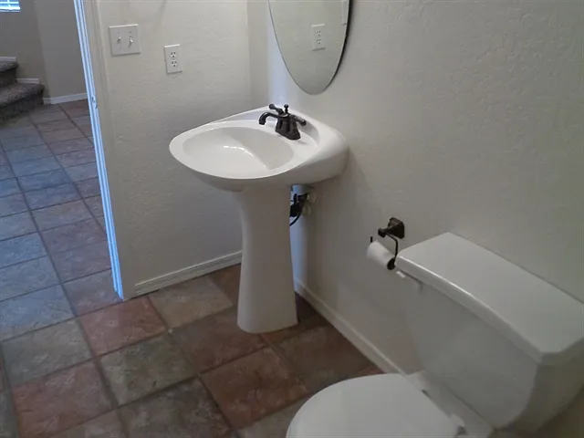 10440 W Colter St — Photo 7