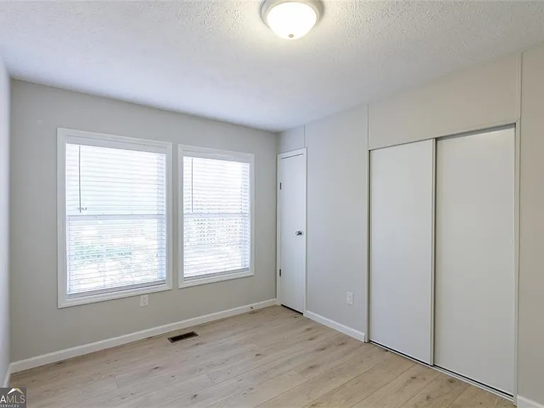 6140 Jones Rd — Photo 11