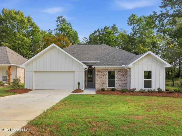 192 Lake Harbor Rd, Brandon, MS 39047