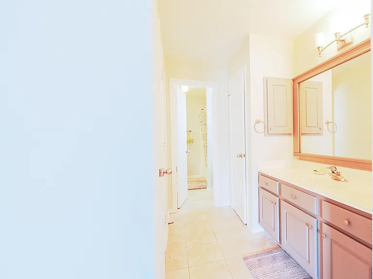 2422 Lansing Cir — Photo 23