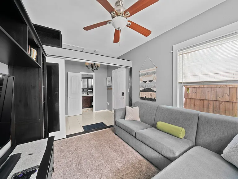 16 Delmar St #A — Photo 10