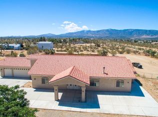 825 La Mesa Rd, Pinon Hills, CA 92372