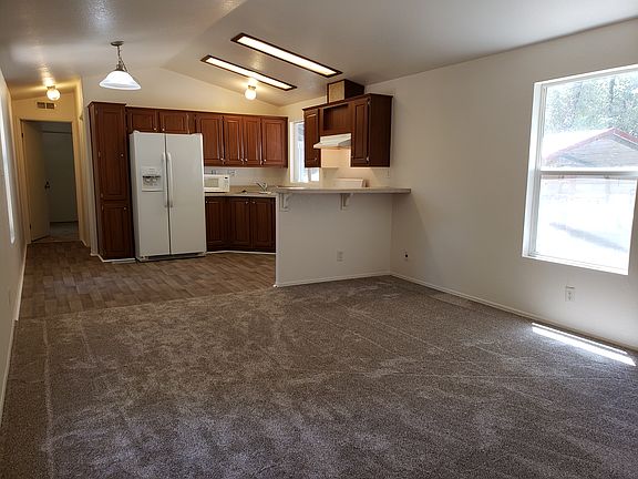 4th image of 8172 Sunnyside Ln