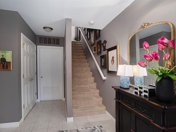 3rd image of 5615 Hampshire Ln #150