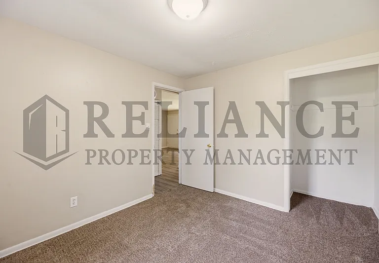 4421 S Oak Ave — Photo 11