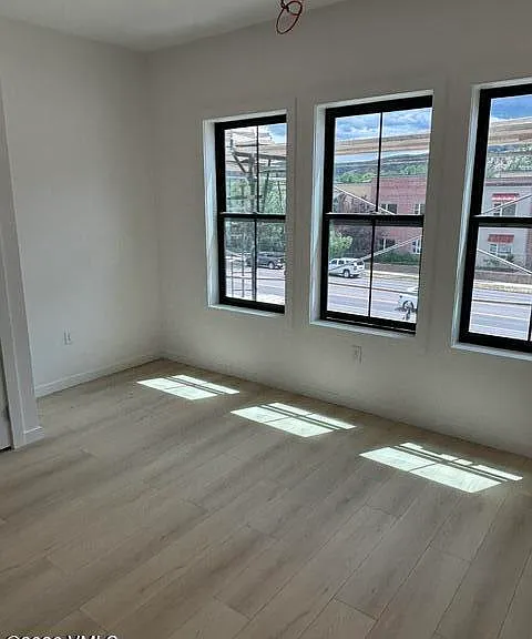 1200 Capitol St #303 — Photo 5
