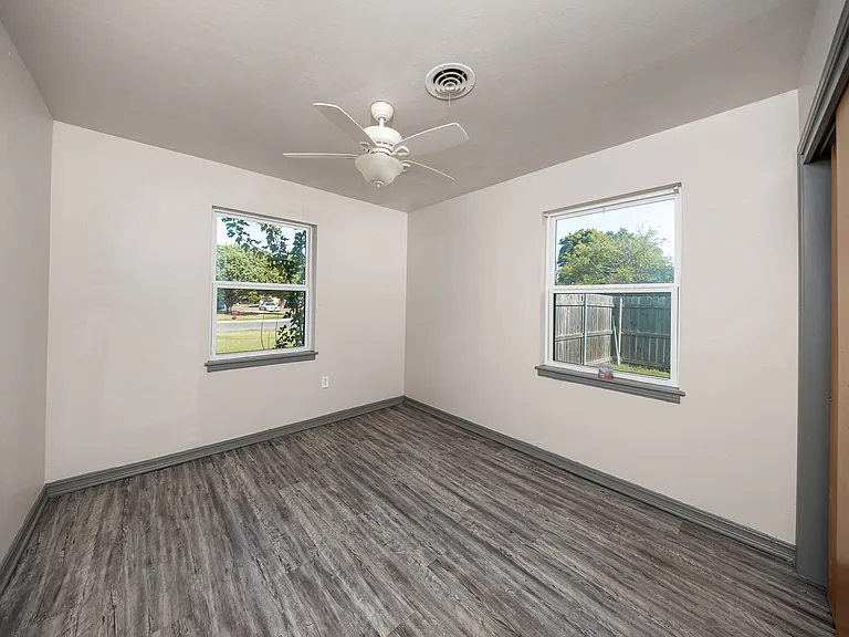 1502 NW 48th St — Photo 23