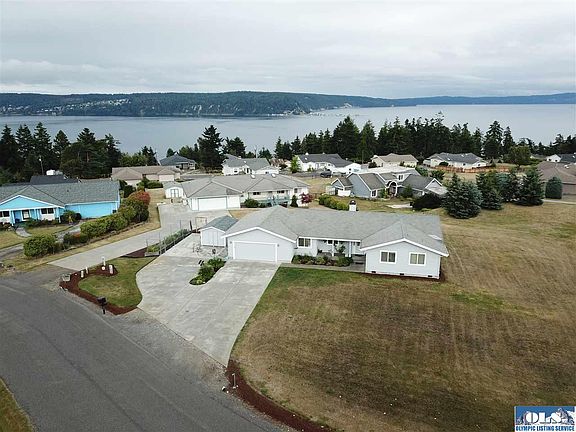 3rd image of 590 Manzanita Dr