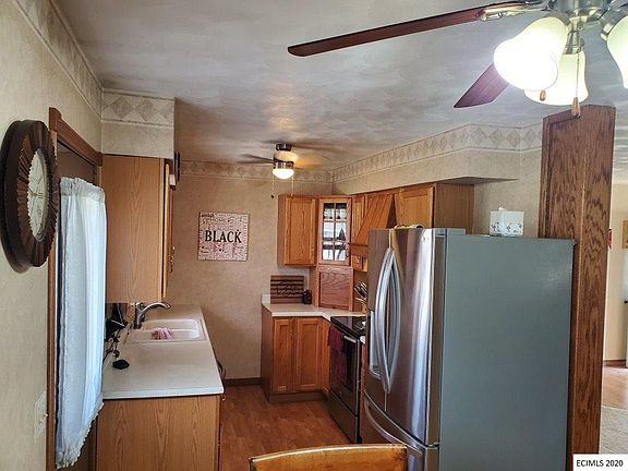 5th image of 407 2nd Ave NW