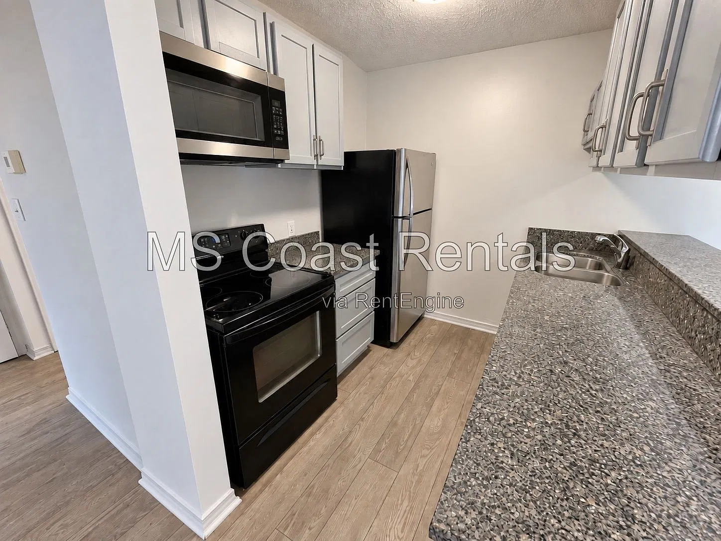 15061 Polk St — Photo 1