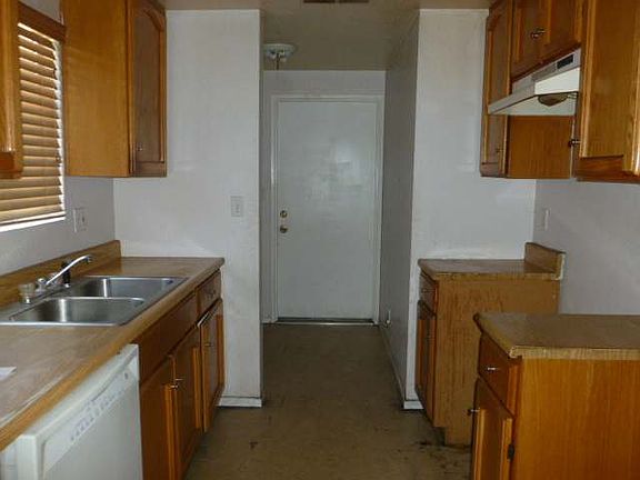 5th image of 14038 1/2 Glengyle St