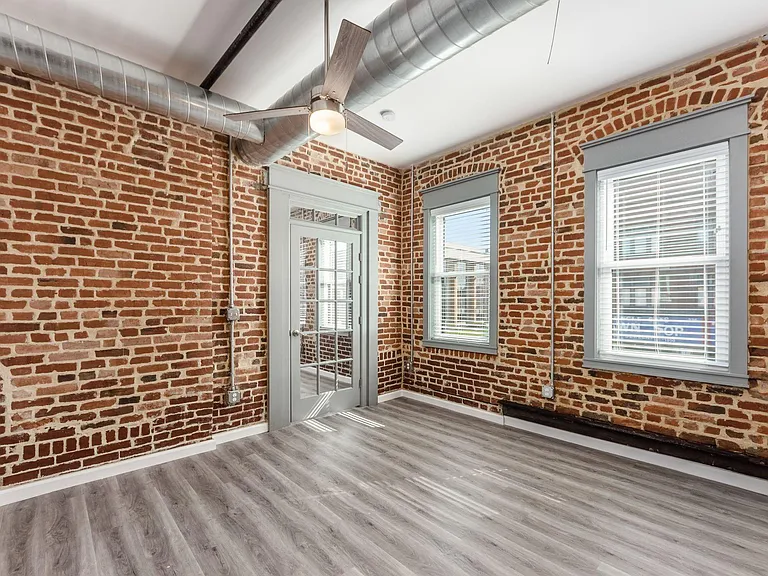 218 E Main St #2-D — Photo 13