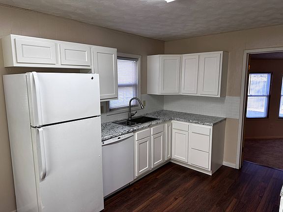 4th image of 202 N Main Ave