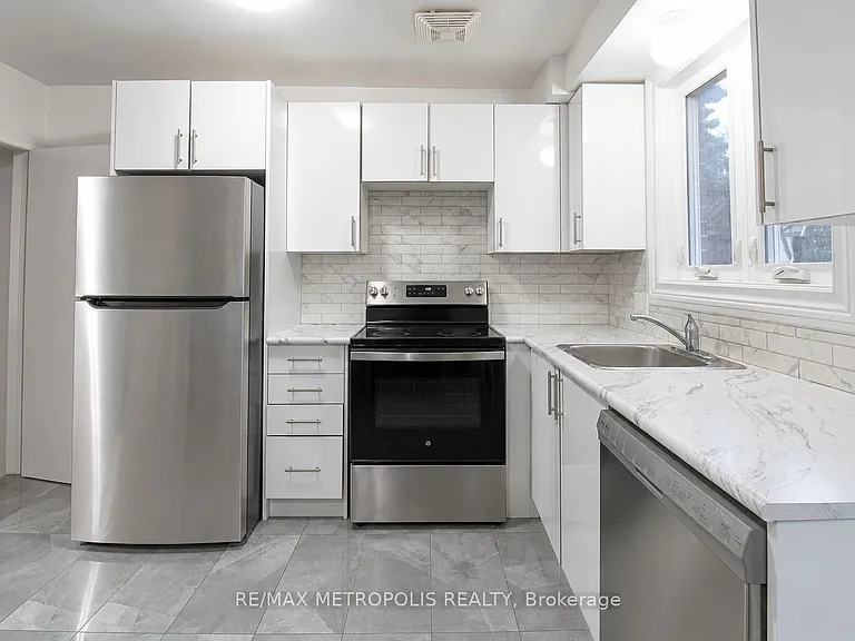 1098 Cedar St — Photo 7
