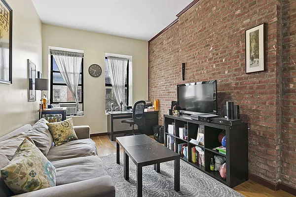 Sold by Compass | media 8